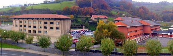 IES Ipintza, Bergara. Edificios de ESO y BACH.